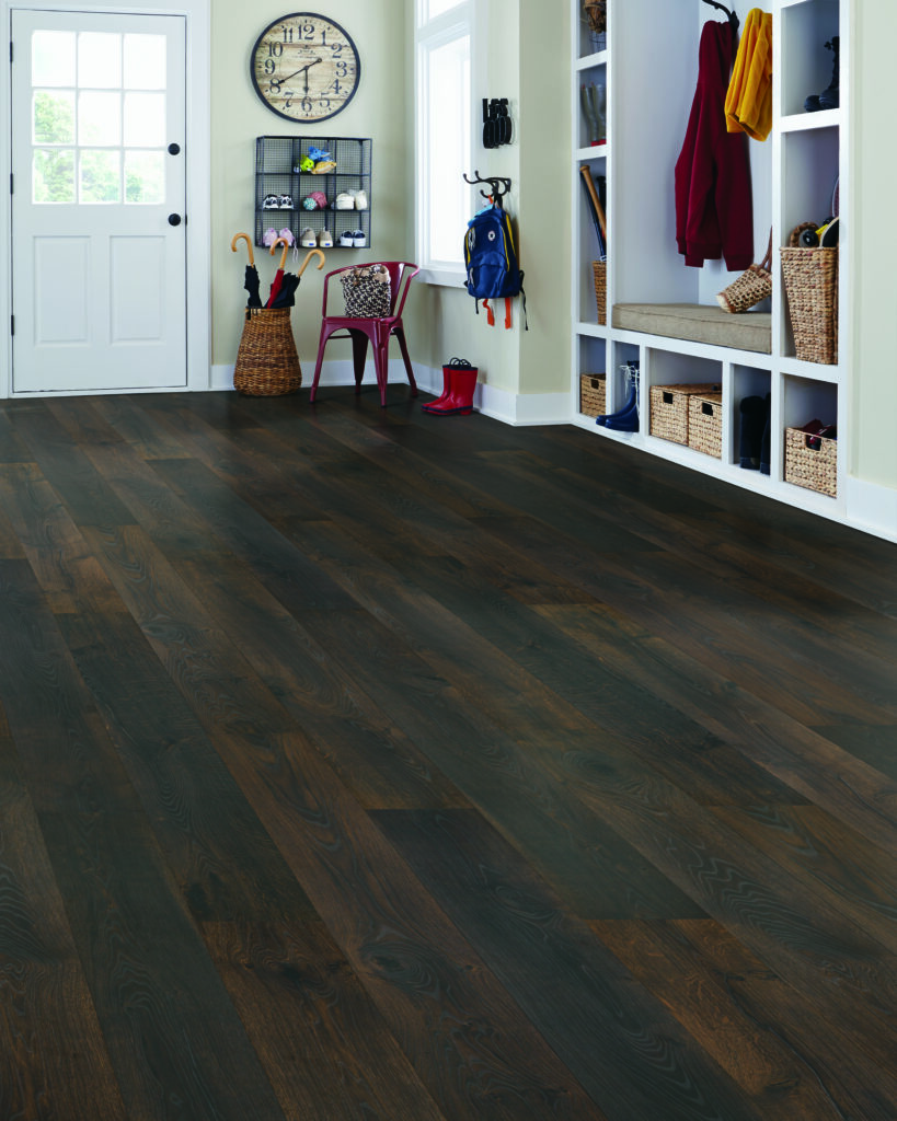 oak laminate floor in entryway